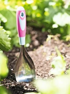 Dirty Little Digger™ -Outdoor Garden Care 8594982 9961 tif