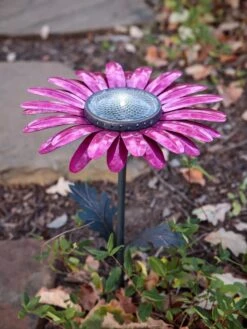 Desert Steel Daisy Solar Light -Outdoor Garden Care 8599556 05V tif