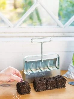 Soil Blocker, 4 Cell -Outdoor Garden Care 8599790 18641 tif