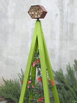 Bee Bungalow + Akoris Garden Tuteur Jr. -Outdoor Garden Care 8600532 05v bee bungalow akoris garden tuteur leaf green